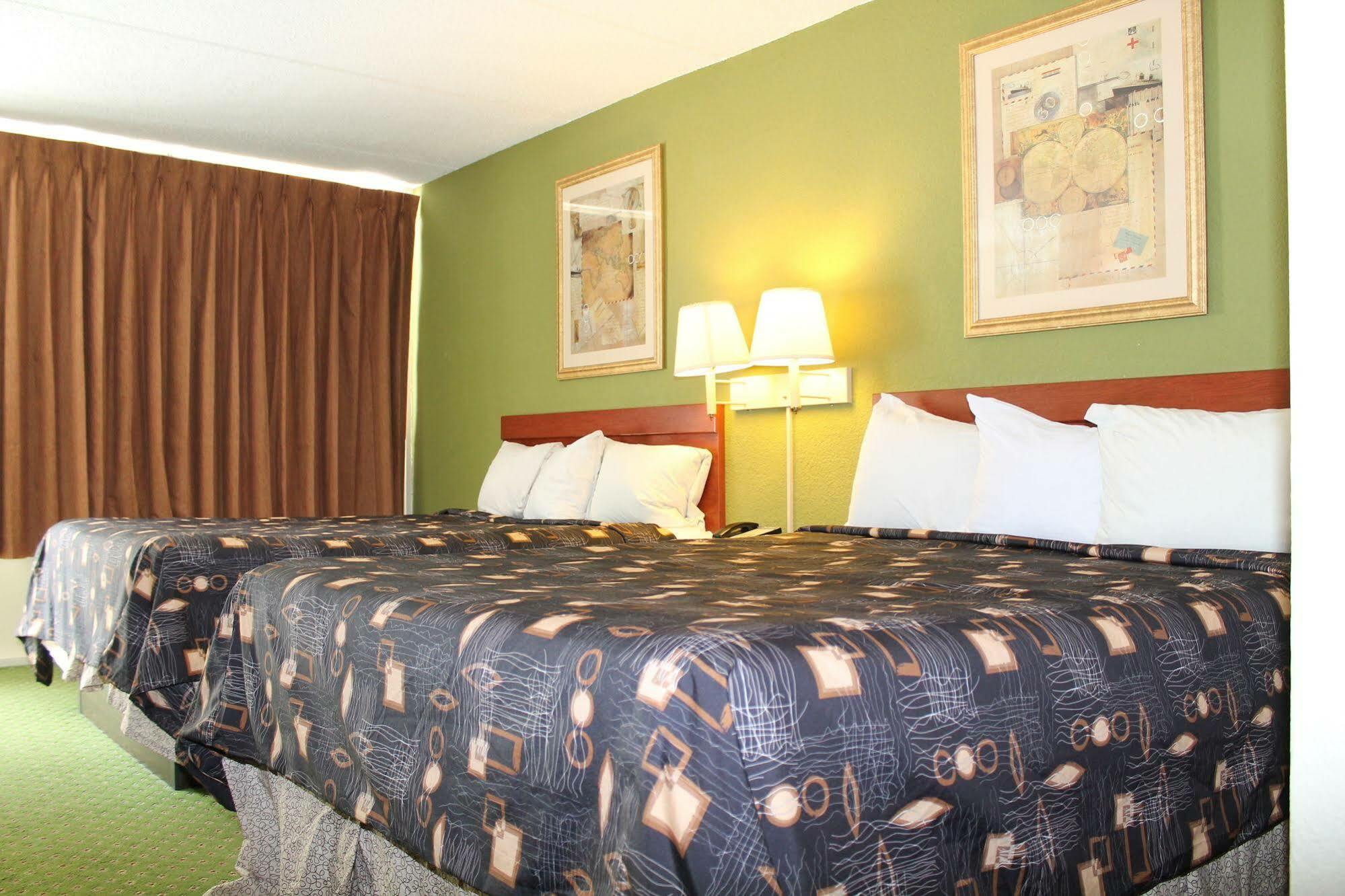 Travelers Inn Kingsland Esterno foto